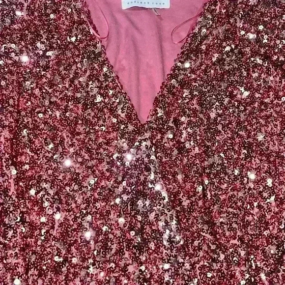 ENGLISH ROSE SEQUIN WRAP ROMPER SIZE MEDIUM - Picture 5 of 6